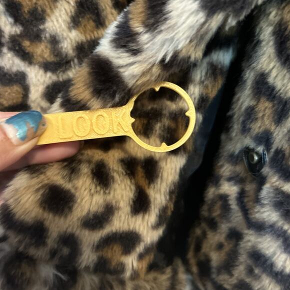 C&C CALIFORNIA GIRLS LEOPARD PRINT FAUX FUR PLUSH JACKET COAT 10 Missing Buttons - Picture 5 of 8